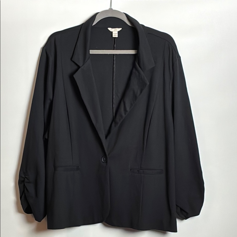 Established 1946 Women's Black Blazer - Rouged Sleeve
